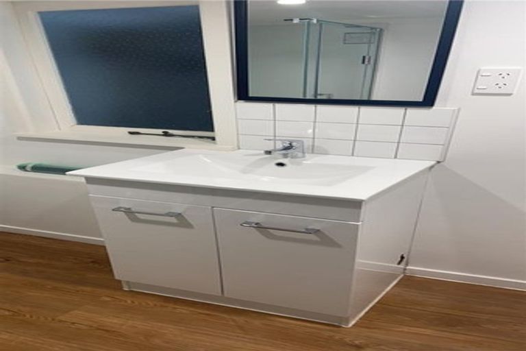 Photo of property in 209a Sturges Road, Henderson, Auckland, 0612