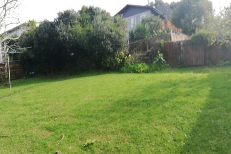 Photo of property in 2/11 Lingfield Street, Glenfield, Auckland, 0629