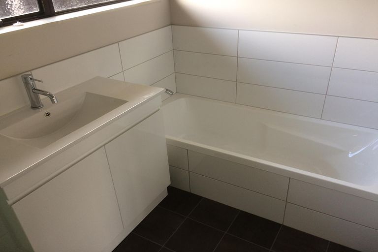 Photo of property in 6 Jensen Street, Hokowhitu, Palmerston North, 4410