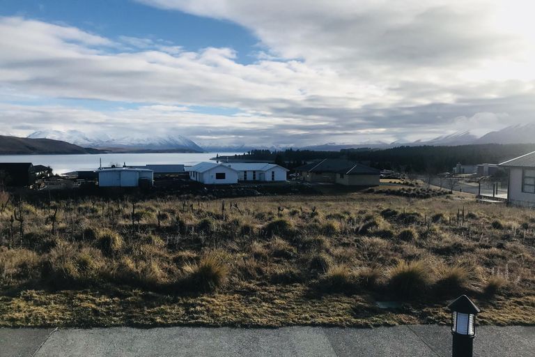 Photo of property in 10 Mistake Drive, Lake Tekapo, 7999