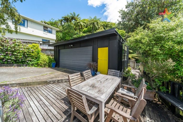 Photo of property in 31 Pekanga Road, Normandale, Lower Hutt, 5010