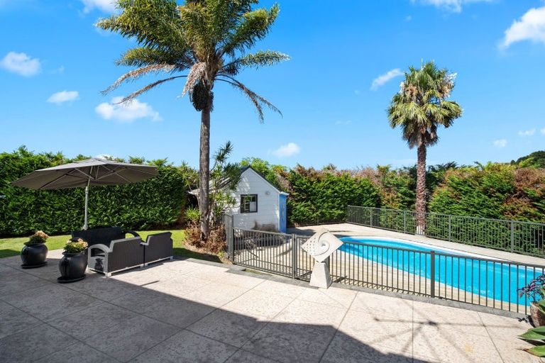 Photo of property in 112 Valley Road, Pukekohe, 2120