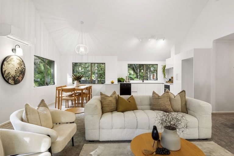 Photo of property in 2/48 Park Hill Road, Birkenhead, Auckland, 0626