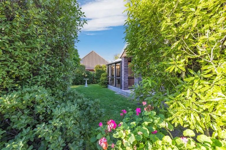 Photo of property in 2/47a Main Road, Redcliffs, Christchurch, 8081