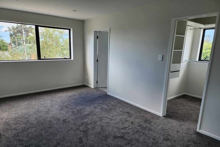 Photo of property in 2/32 Yeovil Road, Te Atatu Peninsula, Auckland, 0610