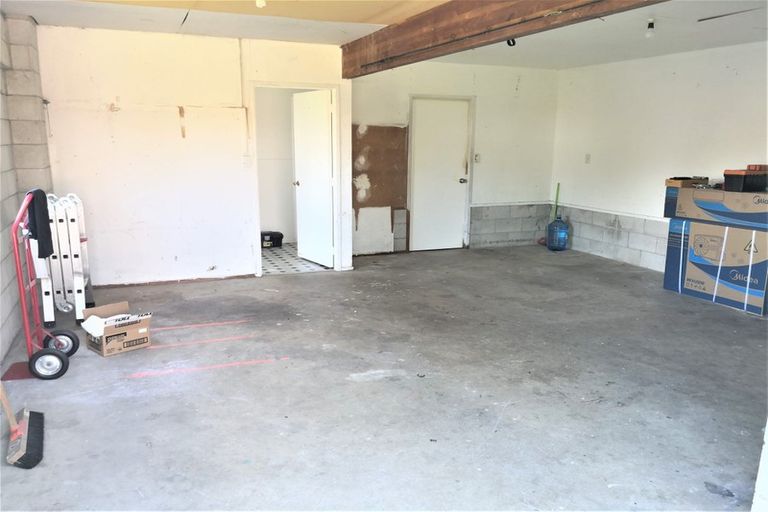 Photo of property in 23 Jandell Crescent, Bucklands Beach, Auckland, 2014