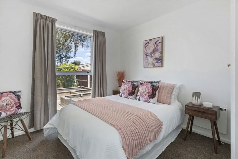 Photo of property in 19 Egmont Place, Bishopdale, Christchurch, 8051