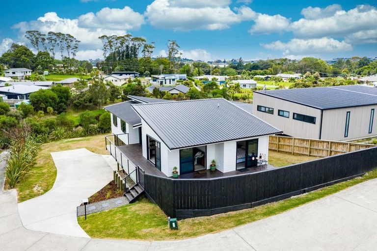 Photo of property in 4 Kuaka Crescent, Mangawhai, 0505