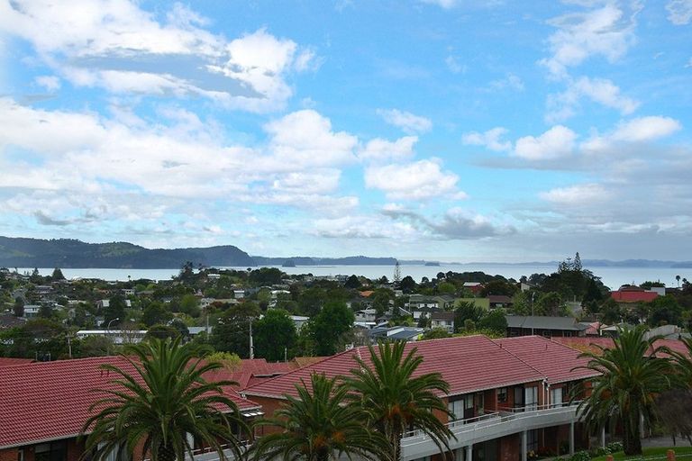 Photo of property in 159 Whangaparaoa Road, Red Beach, 0932