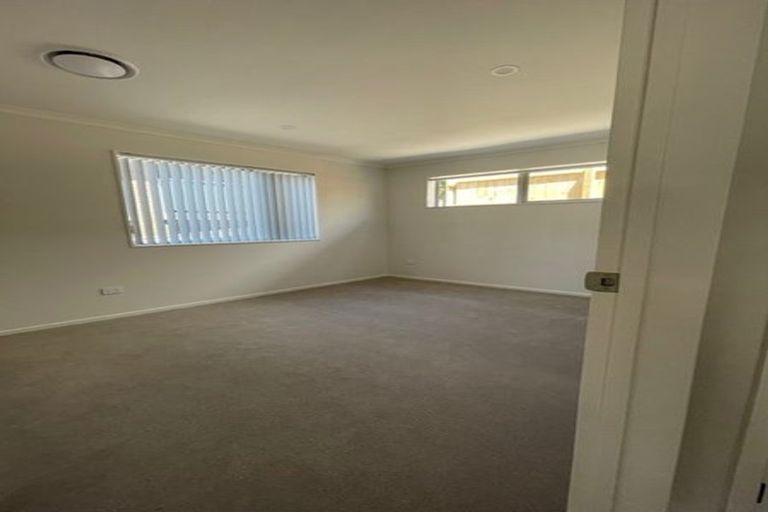 Photo of property in 30b Sorrel Crescent, Bucklands Beach, Auckland, 2012