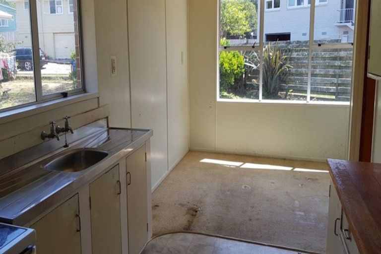 Photo of property in 10 Tavistock Street, Westown, New Plymouth, 4310