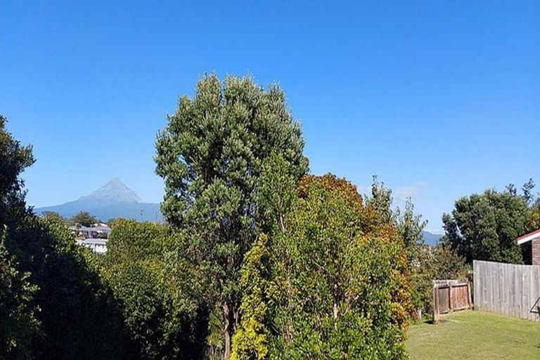 Photo of property in 24c Kenmore Street, Westown, New Plymouth, 4310