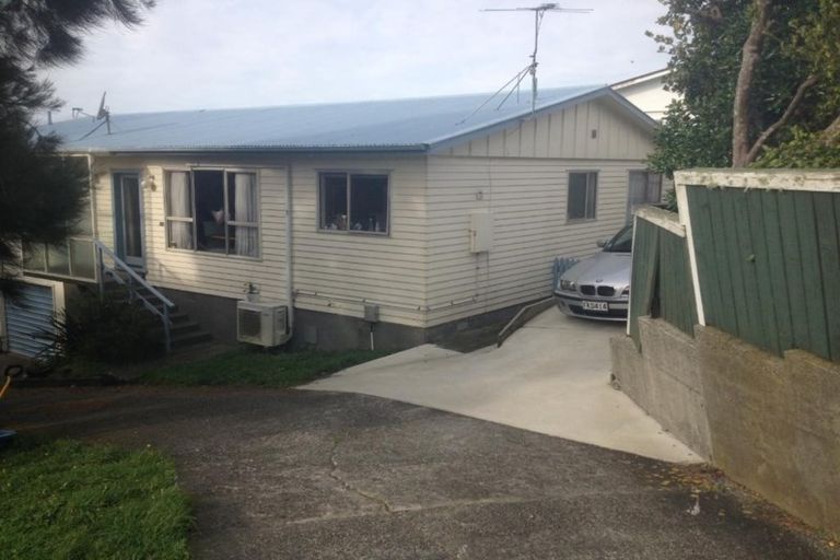 Photo of property in 62b Baylands Drive, Newlands, Wellington, 6037