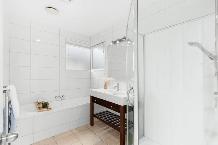 Photo of property in 5 Priorsford Court, Avonhead, Christchurch, 8042