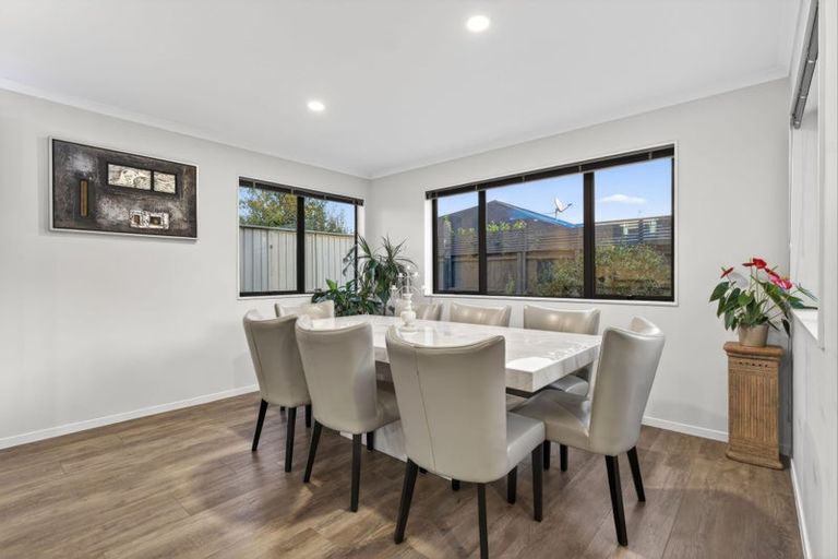 Photo of property in 10 Yatterina Avenue, Takanini, 2112