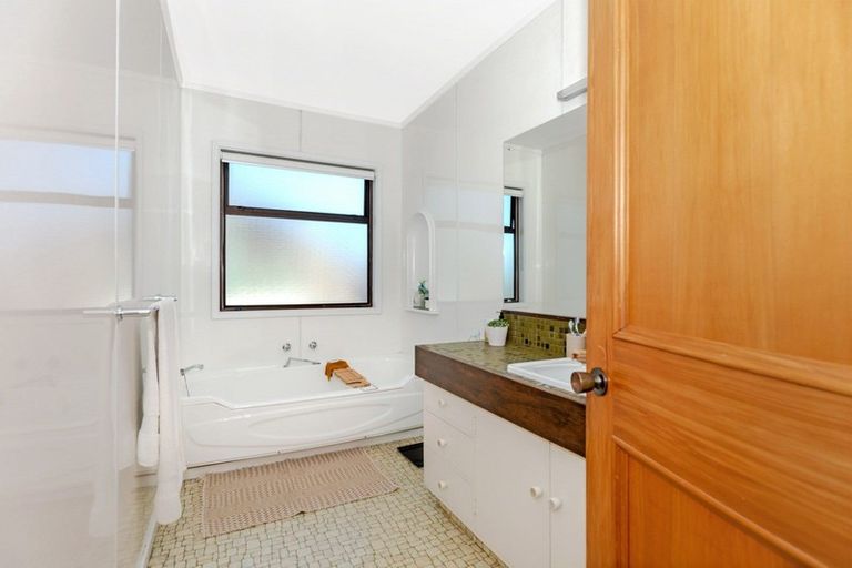 Photo of property in 71 Esplanade, Kaiti, Gisborne, 4010