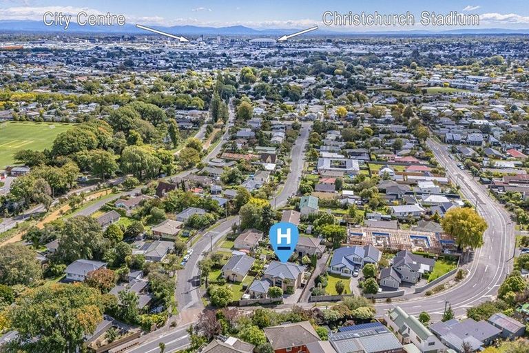 Photo of property in 137 Centaurus Road, Saint Martins, Christchurch, 8022