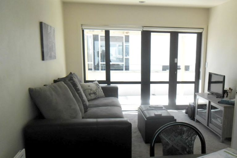 Photo of property in 2/240 The Terrace, Wellington Central, Wellington, 6011