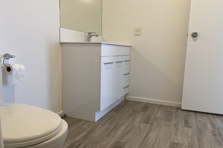 Photo of property in 324a West Coast Road, Glen Eden, Auckland, 0602