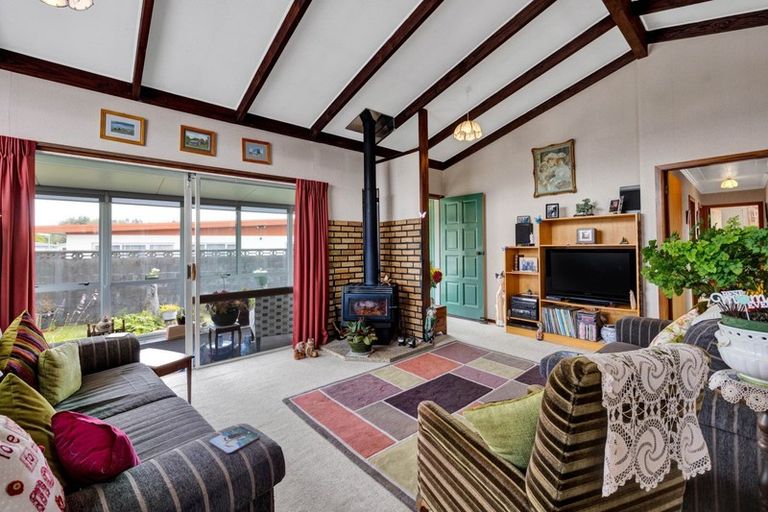 Photo of property in 16 Karaka Street, Inglewood, 4330