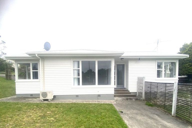 Photo of property in 46 Stewart Drive, Newlands, Wellington, 6037