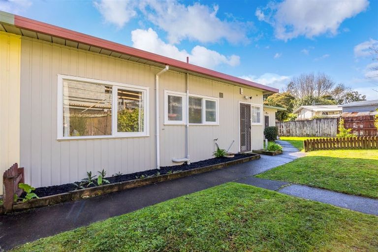 Photo of property in 2/39 Rathgar Road, Henderson, Auckland, 0610