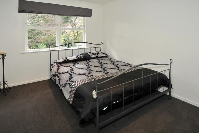 Photo of property in 61 Peach Road, Glenfield, Auckland, 0629