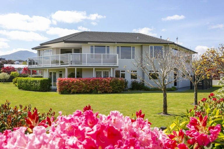 Photo of property in 19 Magnolia Rise, Waipahihi, Taupo, 3330