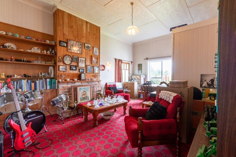 Photo of property in 143 Adelaide Road, Dannevirke, 4930