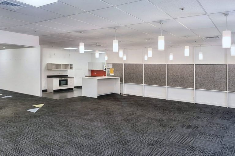 Photo of property in 154 Featherston Street, Palmerston North, 4410