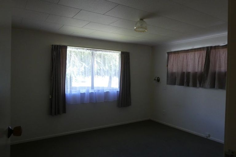 Photo of property in 2/24 Middle Road, Havelock North, 4130