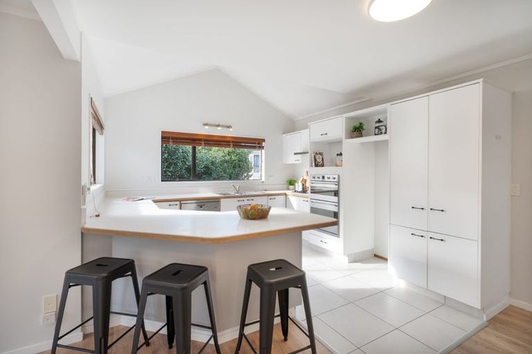 Photo of property in 12 Longmont Terrace, Churton Park, Wellington, 6037