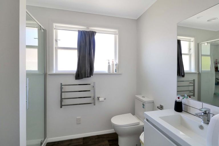 Photo of property in 2/39 Tararua Street, Trentham, Upper Hutt, 5018