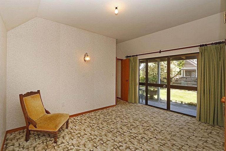 Photo of property in 6 Halse Place, Opunake, 4616