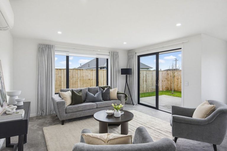 Photo of property in 21a Weraroa Road, Levin, 5510