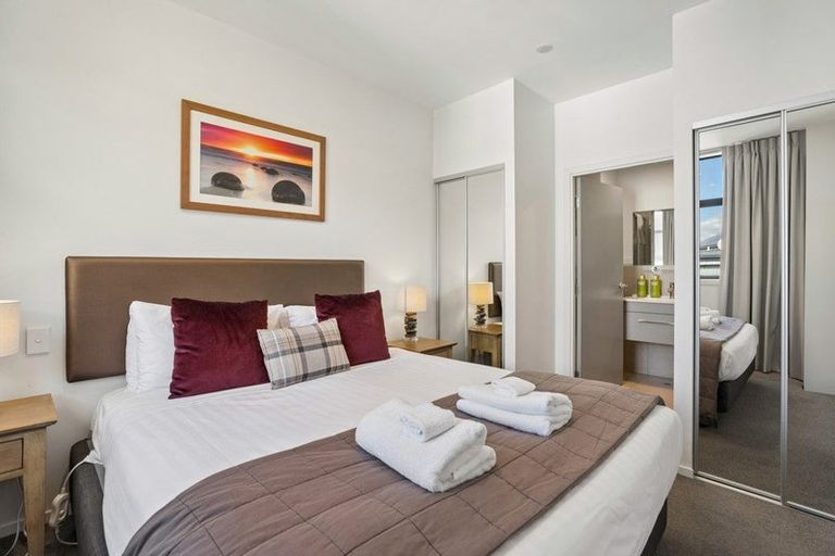 Photo of property in Wyndham Gardens Apartments, 30 Red Oaks Drive, Frankton, Queenstown, 9300