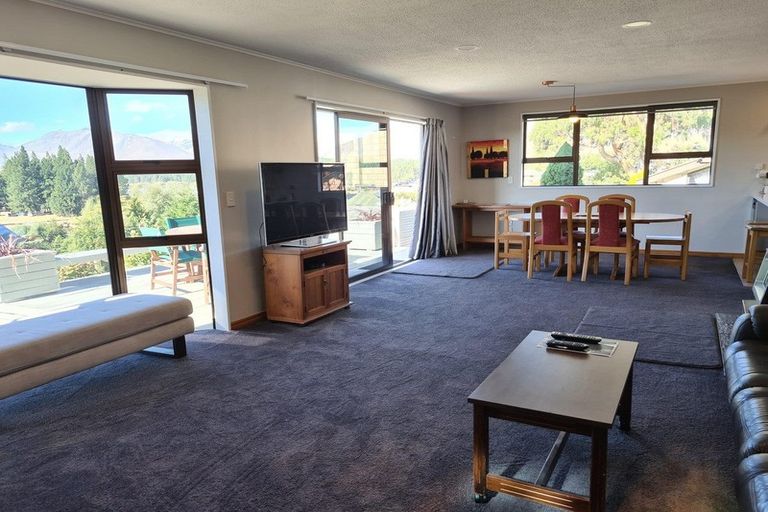 Photo of property in 3 Hamilton Drive, Lake Tekapo, 7999