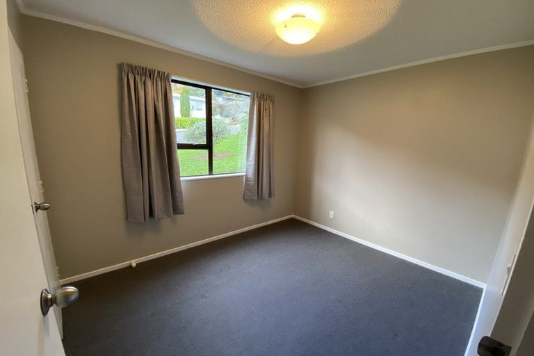 Photo of property in 2 Ruth Grove, Karori, Wellington, 6012