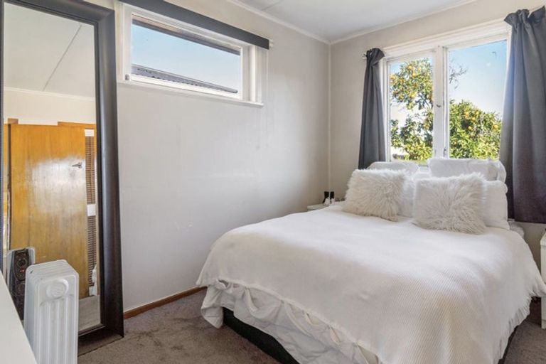 Photo of property in 82 Grove Road, Papakura, 2110