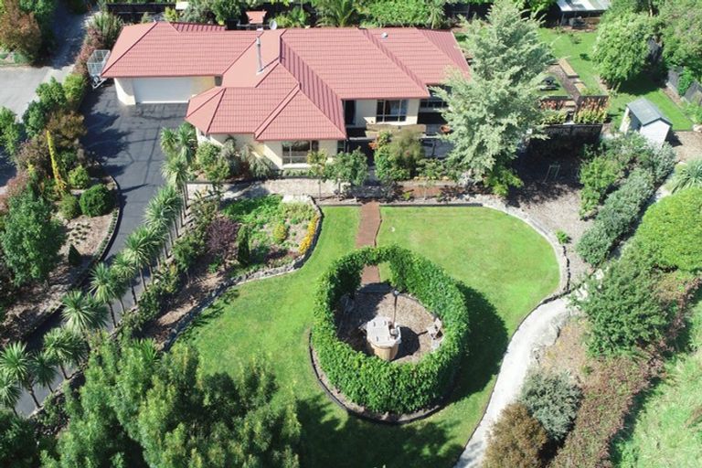 Photo of property in 6 Deavoll Place, Heathcote Valley, Christchurch, 8022