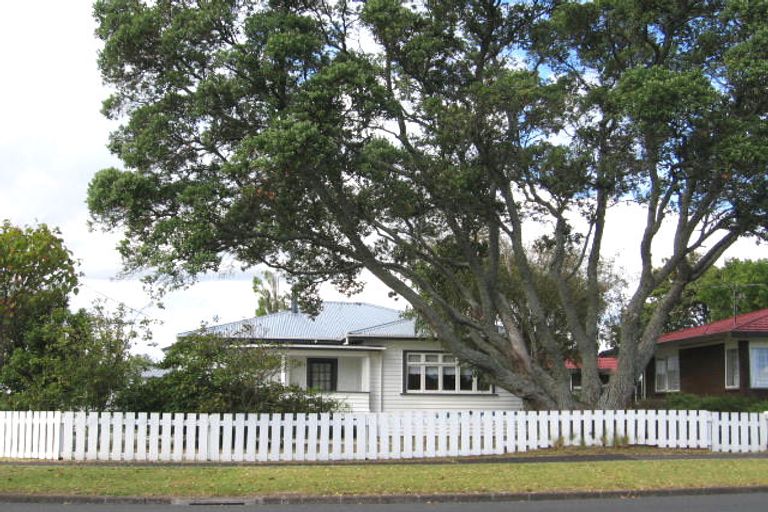 Photo of property in 106 Astley Avenue, New Lynn, Auckland, 0600