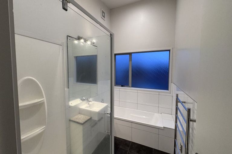 Photo of property in 6c Beldon Place, Pakuranga Heights, Auckland, 2010