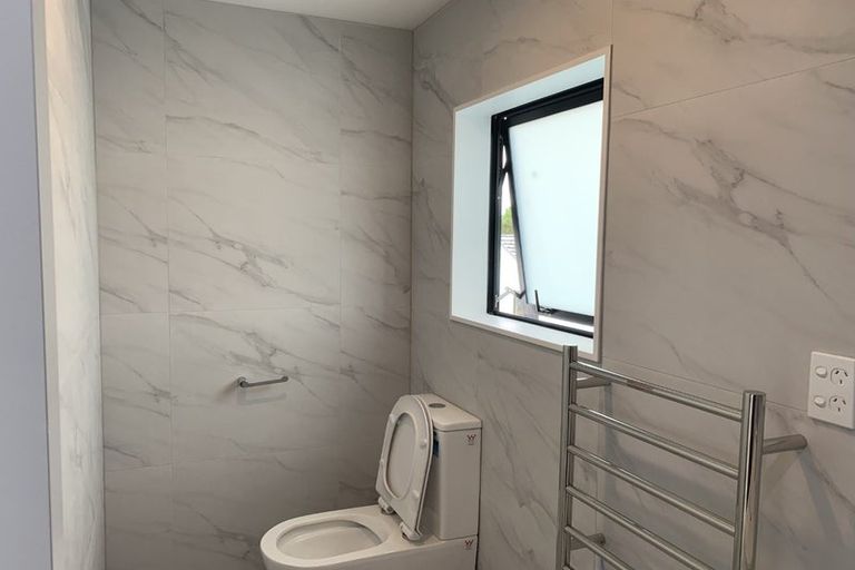 Photo of property in 17c Massine Place, Randwick Park, Auckland, 2105