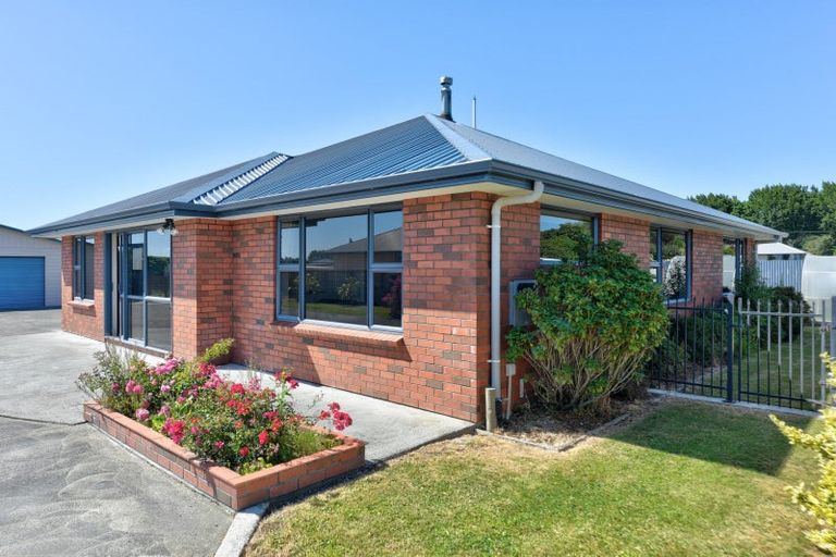 Photo of property in 37 Manse Street, Edendale, 9825