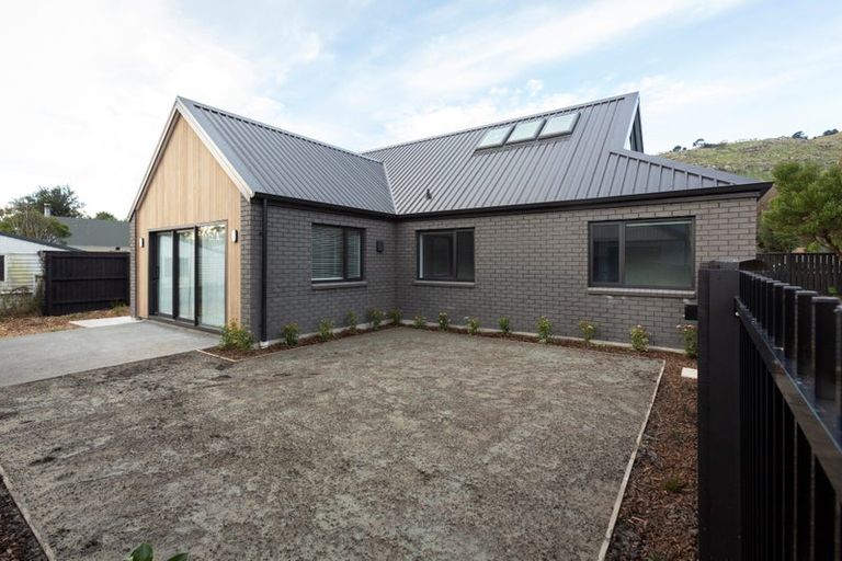 Photo of property in 4/11 Truscotts Road, Heathcote Valley, Christchurch, 8022