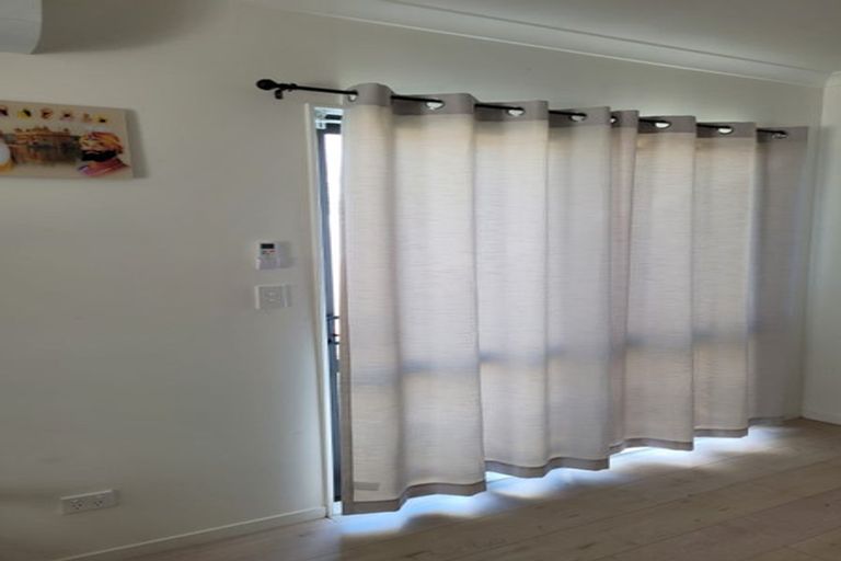 Photo of property in 48a Nikau Street, New Lynn, Auckland, 0600