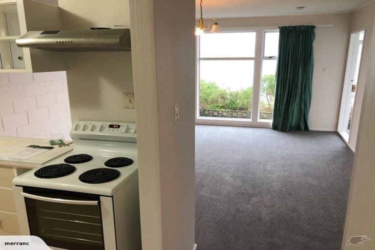 Photo of property in 26 Duchess Place, Maupuia, Wellington, 6022