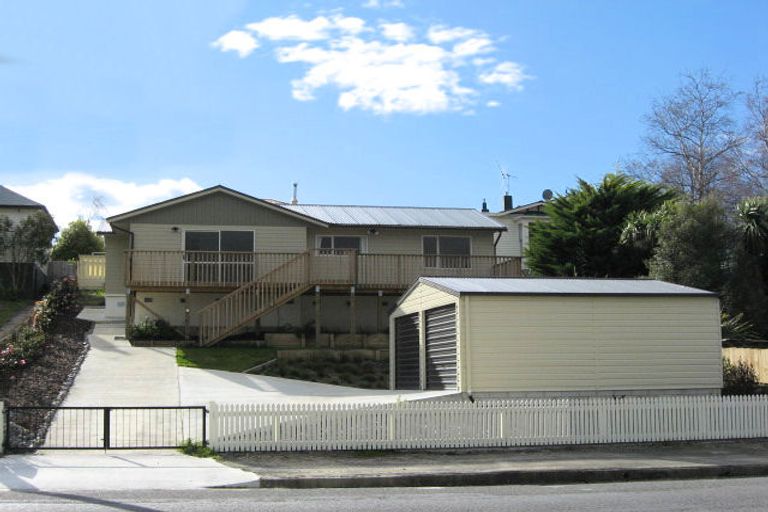 Photo of property in 52 Waverley Street, Waipawa, 4210