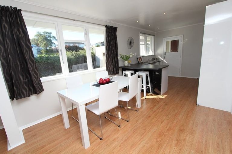 Photo of property in 6 Fawn Street, Cannons Creek, Porirua, 5024