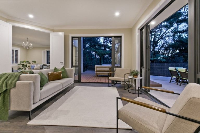 Photo of property in 11 Traffic Road, Greenhithe, Auckland, 0632